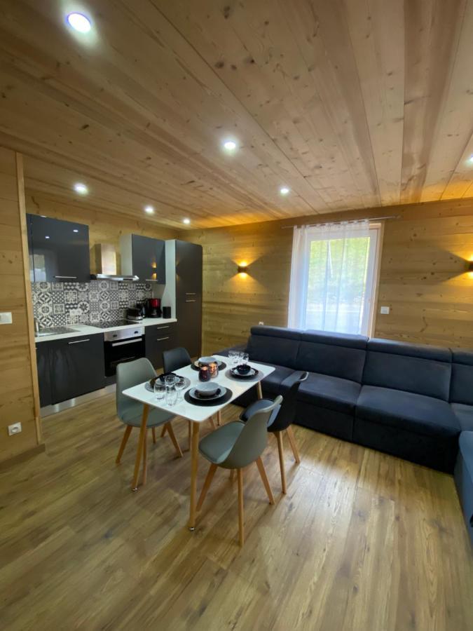 Les Chalets Bambi & Jacuzzi Privatif Ла-Бресс Экстерьер фото